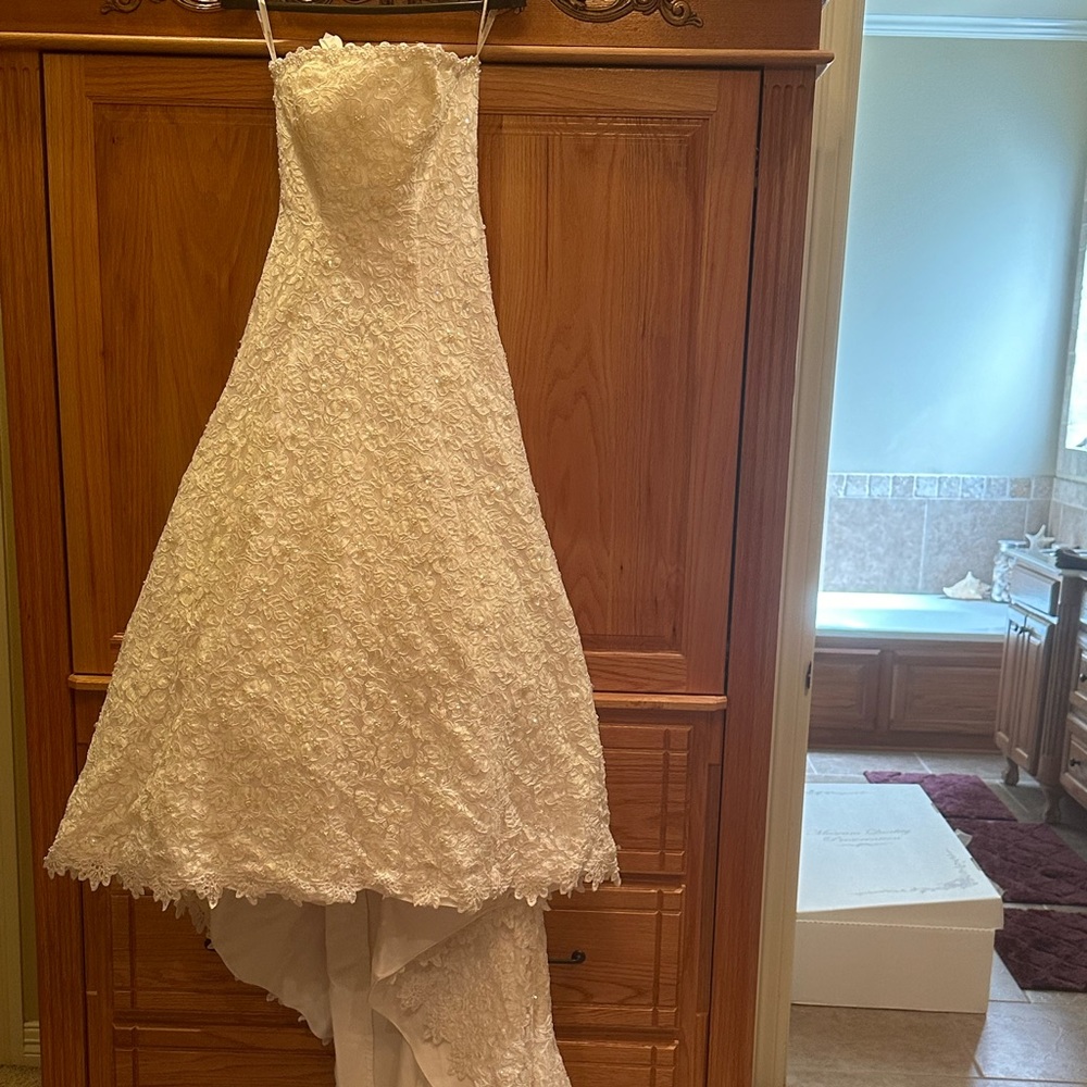 David’s Bridal Size 6 Wedding Dress